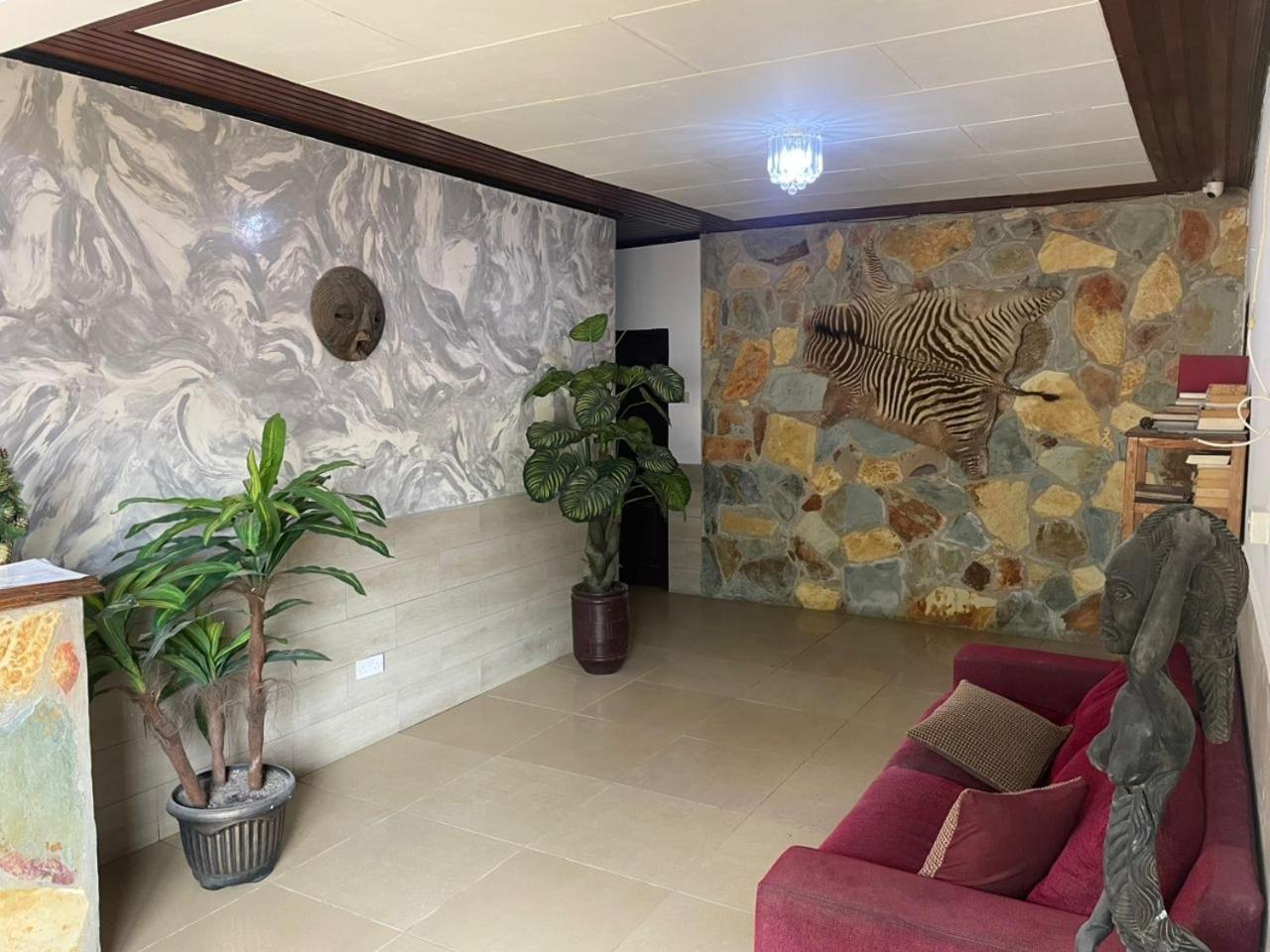 Omanye Lodge Accra Luaran gambar